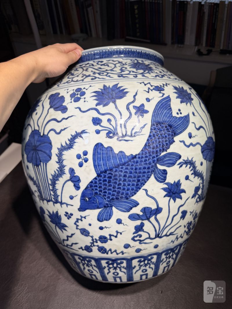 明万历 青花鱼藻纹大罐 - 图8